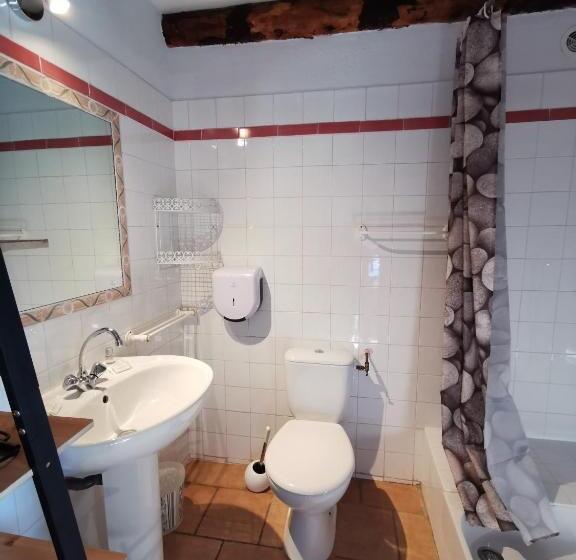 Четырехместный Номер Стандарт, Le Moulin Du Temps  Chambres Et Lounge Bar Au Bord De La Rivière