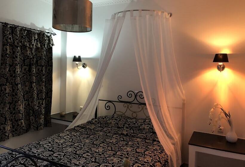 إستوديو قياسى, Danae Villa