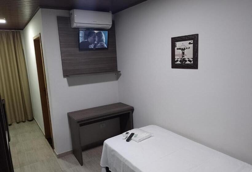 Quarto Estandar Individual, Rof