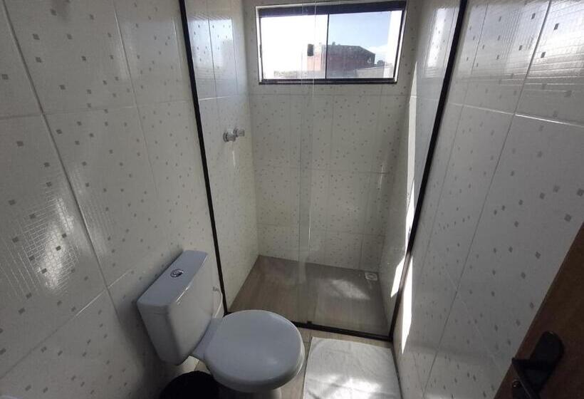Quarto Familiar Deluxe, Rof