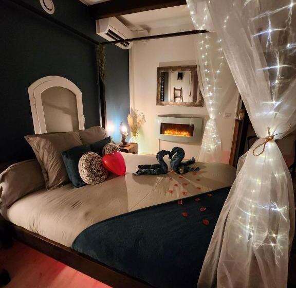 Номер Стандарт с Гидромассажем, A L Orée Des Pins   Gite Et Spa De 30 M2  Home Cinéma Et Massage En Sup