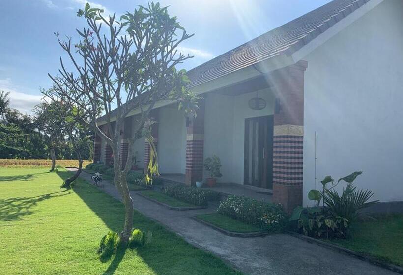 Номер Deluxe, Tamiu Guesthouse At Desa Wisata Keramas Near Keramas Surf Beach