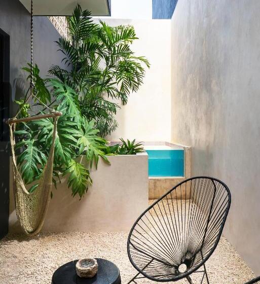 Escritório Estándar, Ujo Condo Boutique