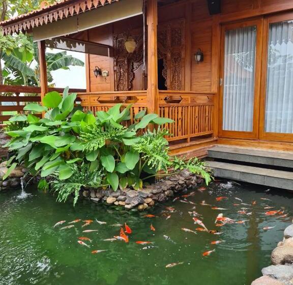Люкс Кровать Кинг, Joglo Jawa Jepara