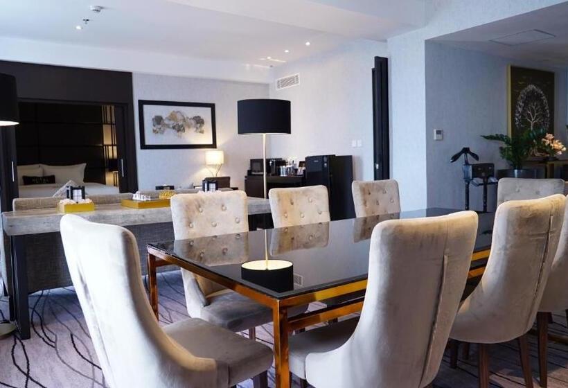 سوییت, Grand Swiss Belhotel Darmo