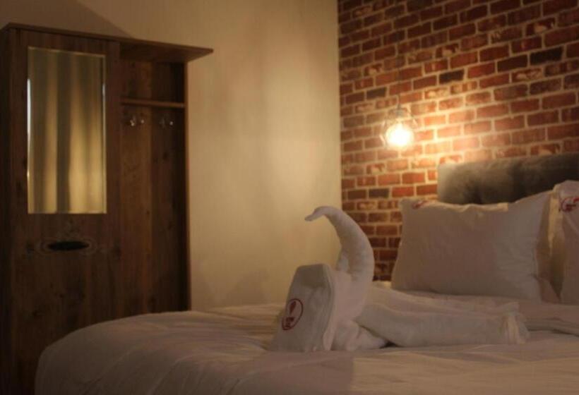 Quarto Deluxe, Wow