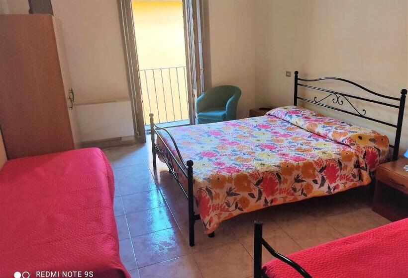 Quarto Quádruplo Estandar, Affittacamere Centro Storico