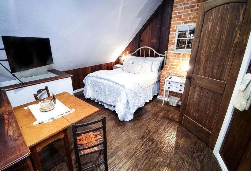 스탠다드 스튜디오, The Gallery House Boutique