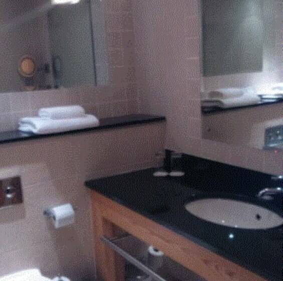 Апартаменты Deluxe 2 Спальни, Annebrook House
