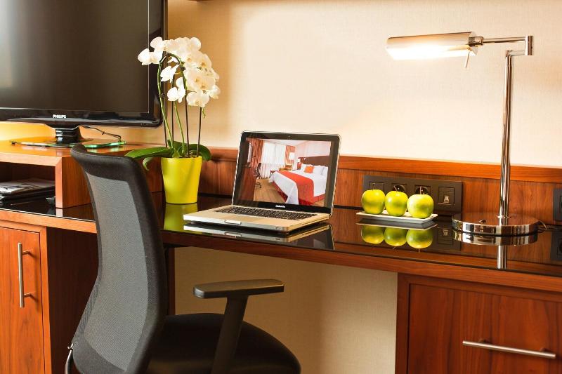 Номер Superior Кровать Кинг, Courtyard By Marriott Paris Arcueil