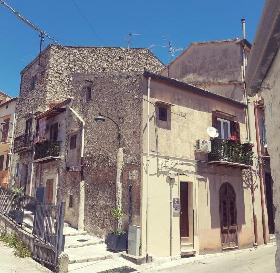 اتاق لوکس, Guest House Piana Degli Albanesi