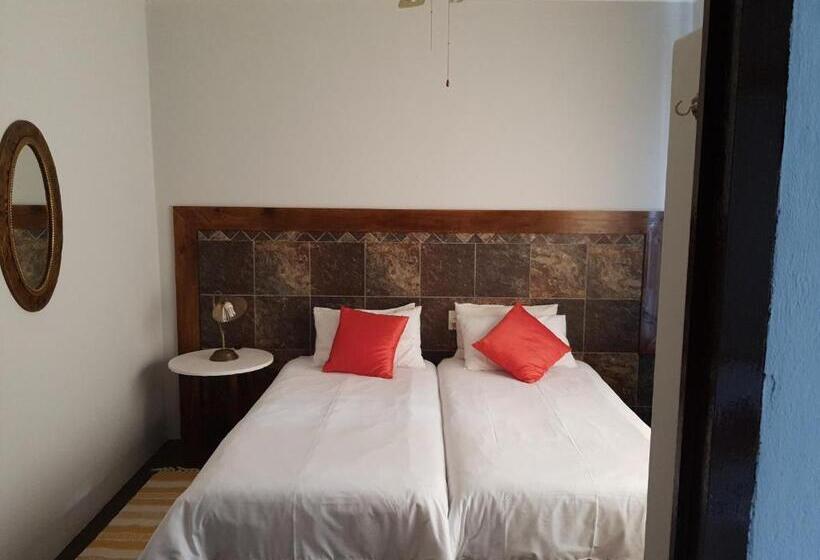 Quarto Estandar, Flight Inn