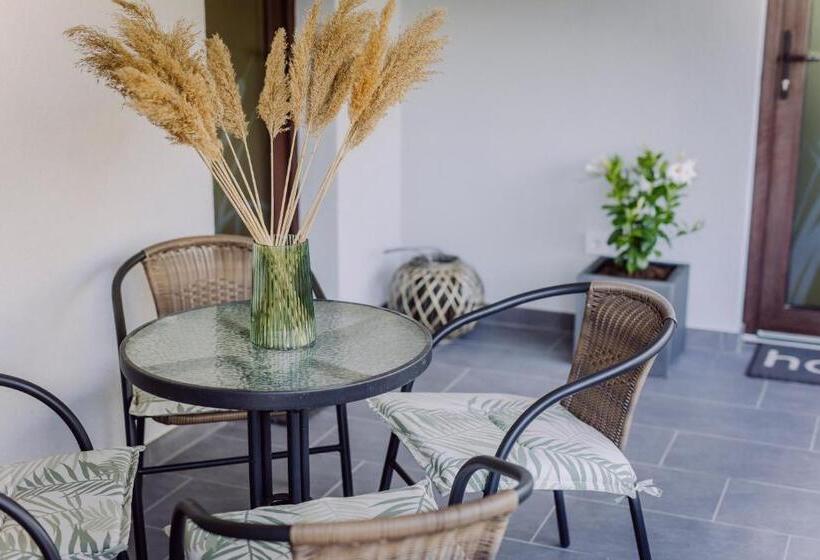 Семейный Номер, Nádas Center Home Badacsony