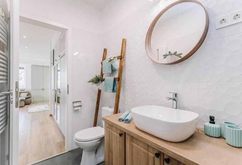 Апартаменты 1 Спальня с Террасой, Nádas Center Home Badacsony