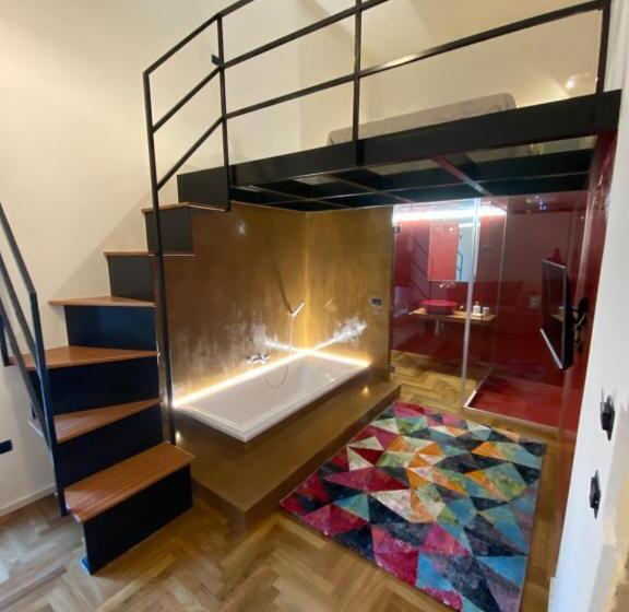 اتاق لوکس, Il Cortile Di Elen