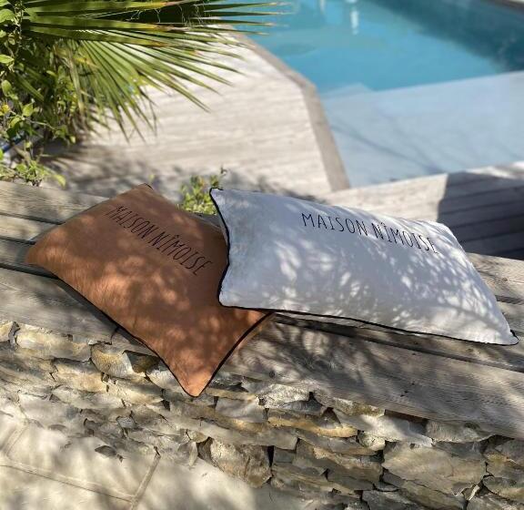 プールビュースタンダードルーム, Le Pool House
