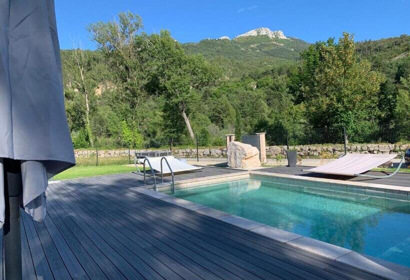4인용 스탠다드 룸, Le Long Du Verdon