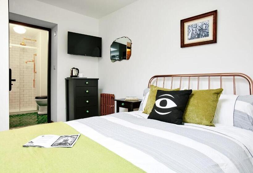 Quarto Estandar, Jet Black Jewel