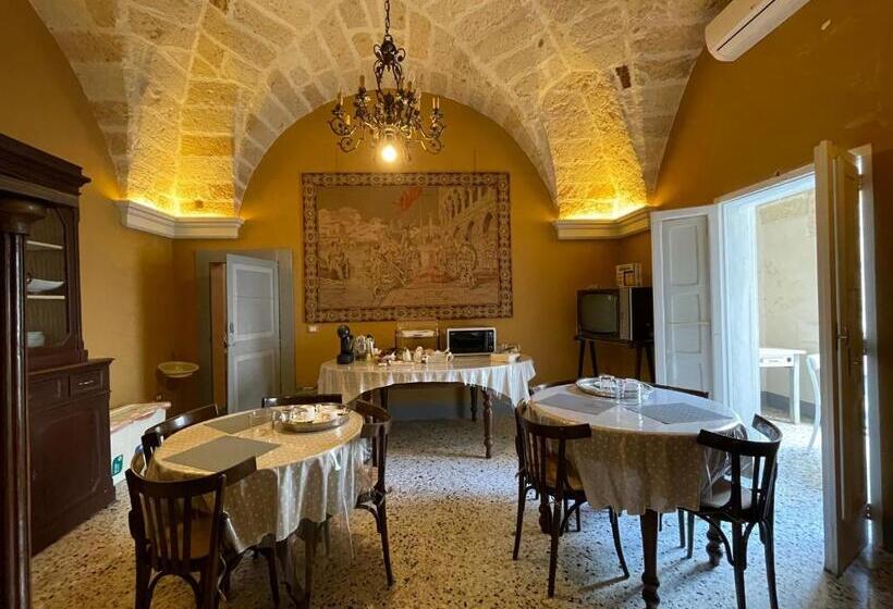 带阳台套房, Palazzo De Carlo E Il Parco Dei 7 Pozzi