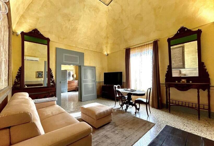 带阳台套房, Palazzo De Carlo E Il Parco Dei 7 Pozzi