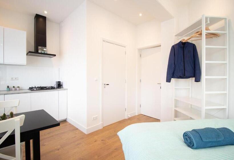 استودیو استاندارد با تخت کینگ, Escamp Apartments