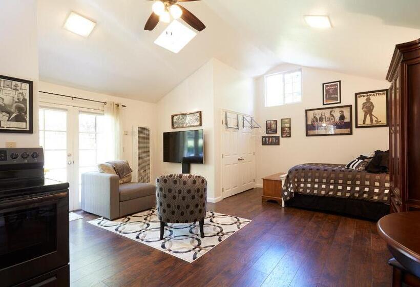 חדר סטנדרט, Willow Glen Private Studio   1 Queen Bed And 1 Queen Inflatable