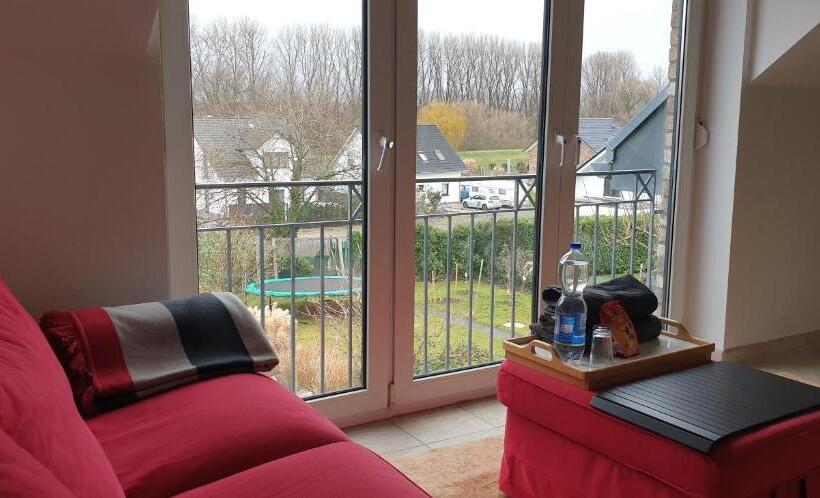 Номер Стандарт Вид на Сад, Schönste Lage Am Rhein In Unmittelbarer Stadtnähe, B & B