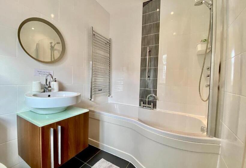 Семейный Номер Deluxe, Bailey S Court, Guest Accommodation