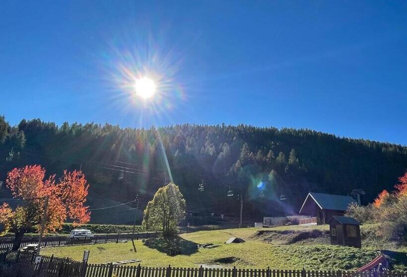 Четырехместный Номер Стандарт с Балконом, Le Chalet