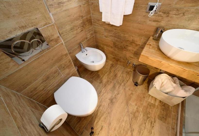 Номер Стандарт, Forese House