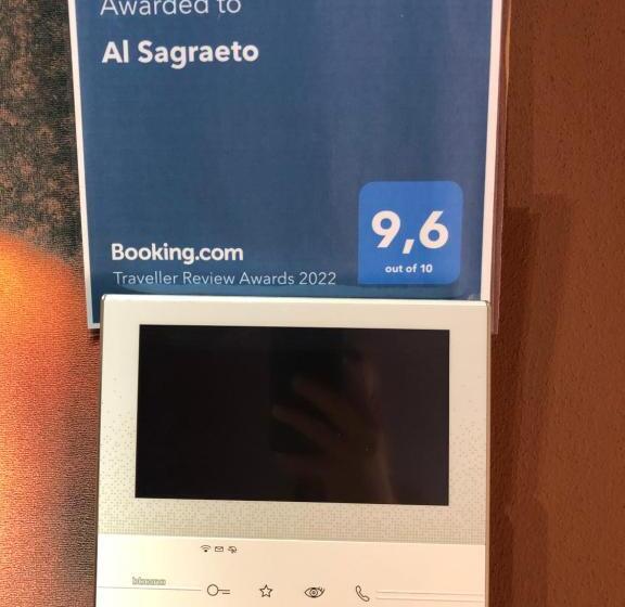 Номер Deluxe, Al Sagraeto