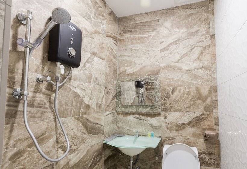 デラックストリプルルーム, Lee Luxury Home, Usm Penang