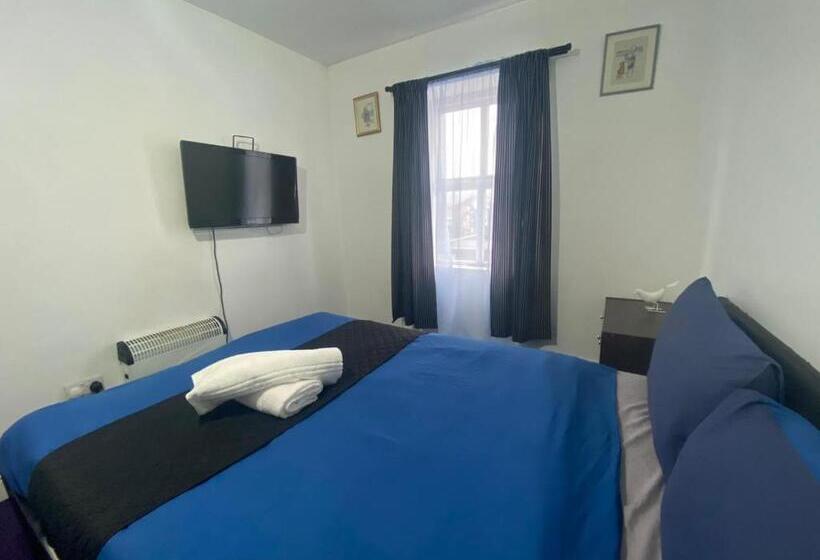 Номер Economy с общей ванной комнатой, Kings Hotel Blackburn