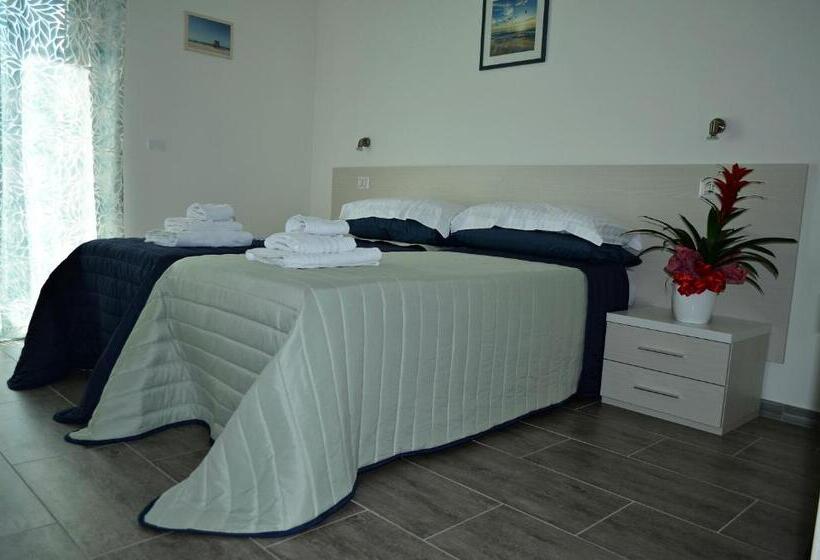 اتاق لوکس با بالکن, B&b Eden Ogliastra