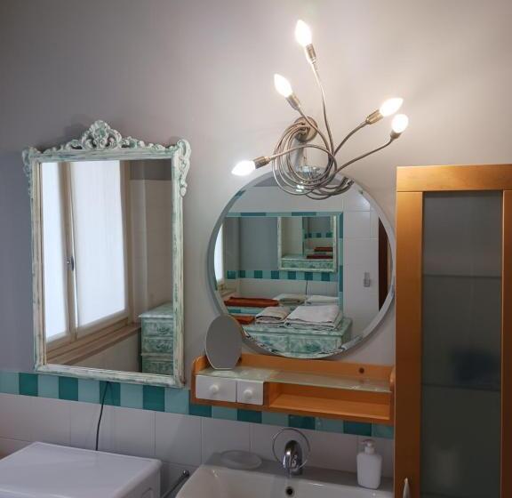Студия Стандарт, B&b La Fenice Sul Lago