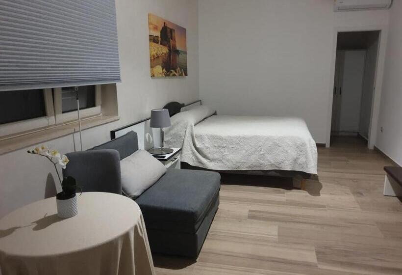 家庭工作室, Residenza Carlucci
