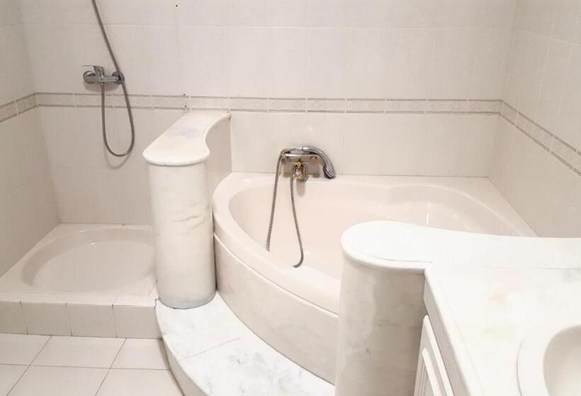 디럭스 스위트, Bestroominghouse