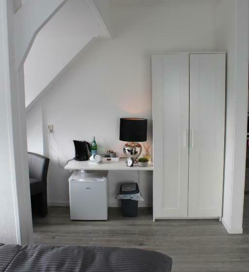 Quarto Estandar, Slapen Bij De Buurvrouw