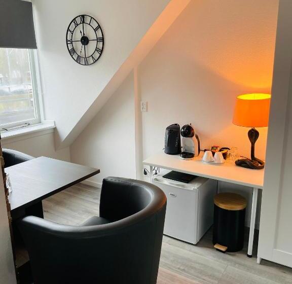 Quarto Estandar, Slapen Bij De Buurvrouw