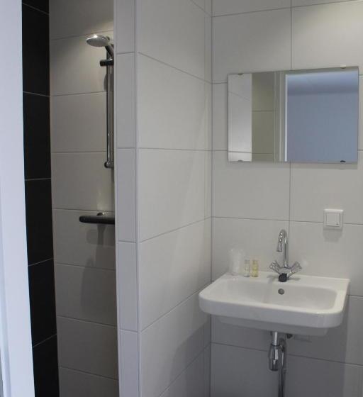 Quarto Estandar, Slapen Bij De Buurvrouw