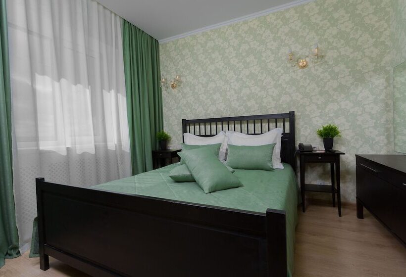 استودیوی استاندارد, Business Hotel Avrora