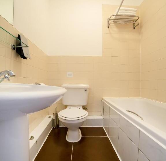 اتاق استاندارد سه نفره, OYO London Luton