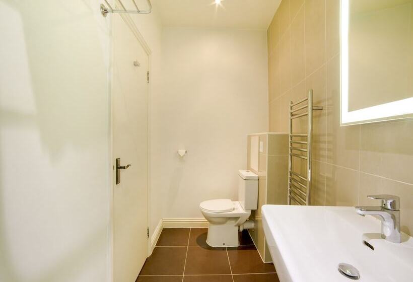 اتاق استاندارد, OYO London Luton