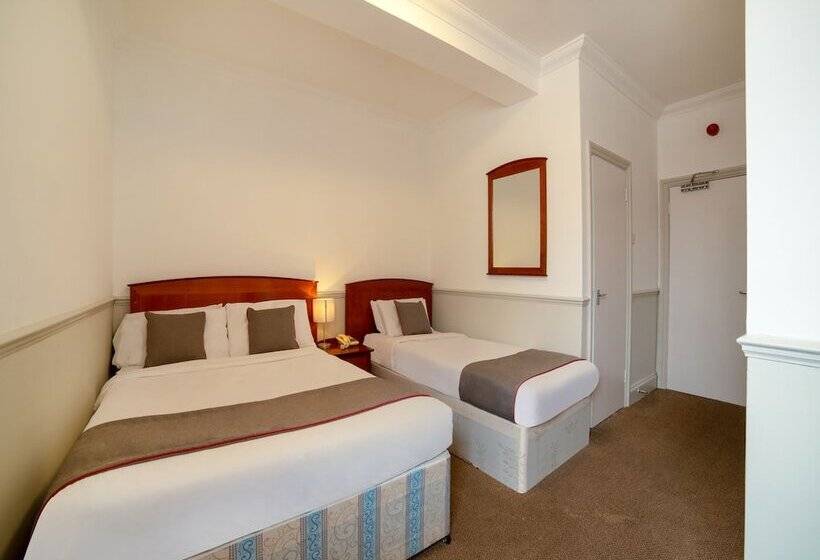 اتاق لوکس سه تخته, OYO London Luton
