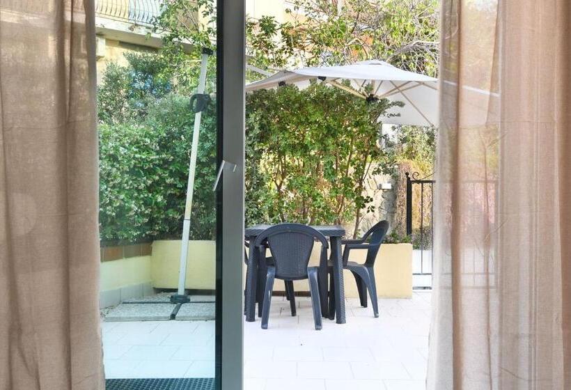 Escritório Estándar, Orablu Exclusive Villas