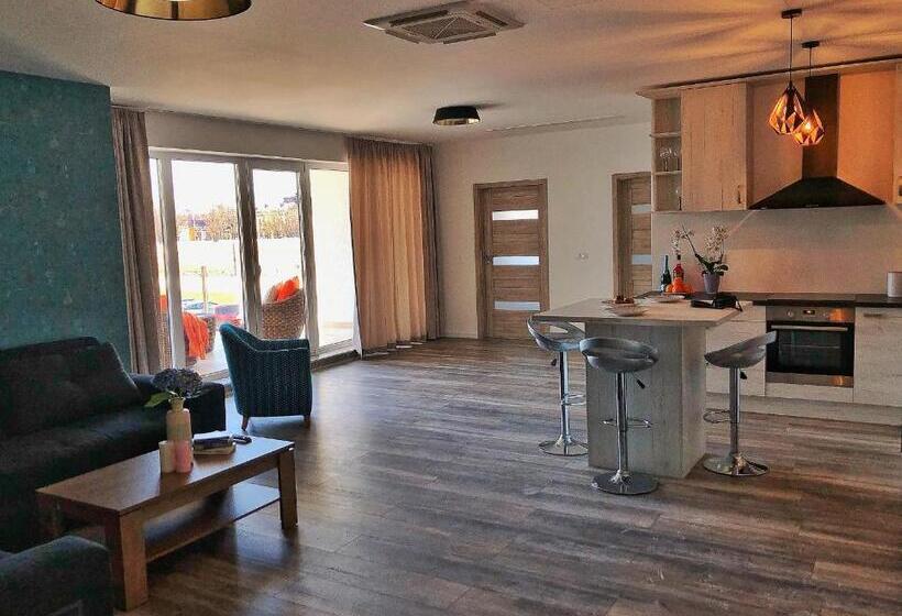 Апартаменты 2 Спальни, Moment Apartments
