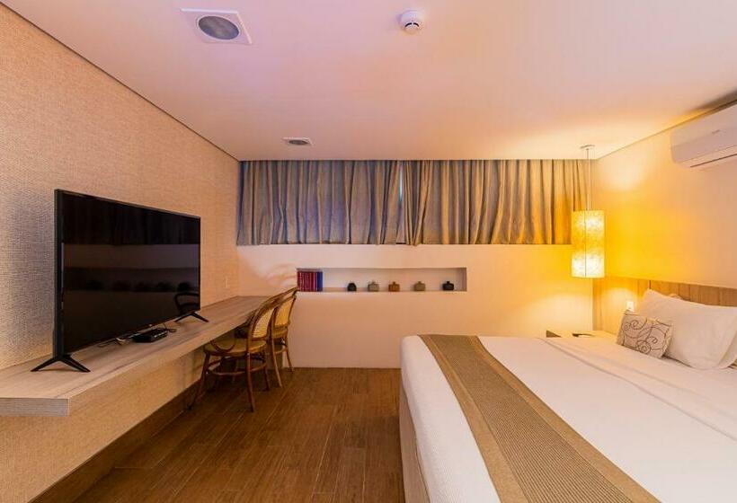 سوییت دوبلکس, Carmel Charme Resort