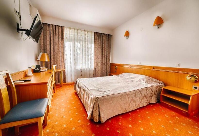 Standard Room, Black Lord