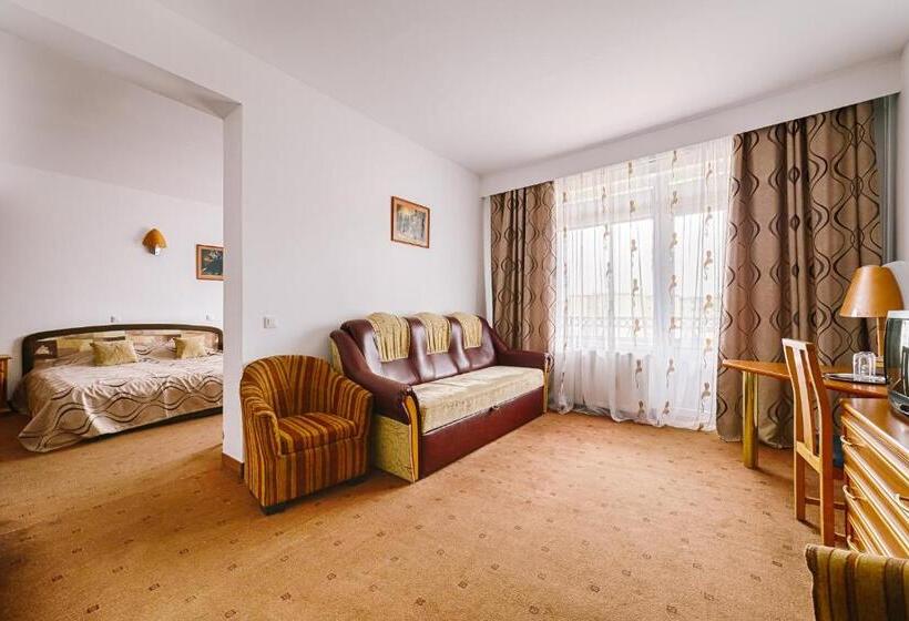 Junior Suite, Black Lord