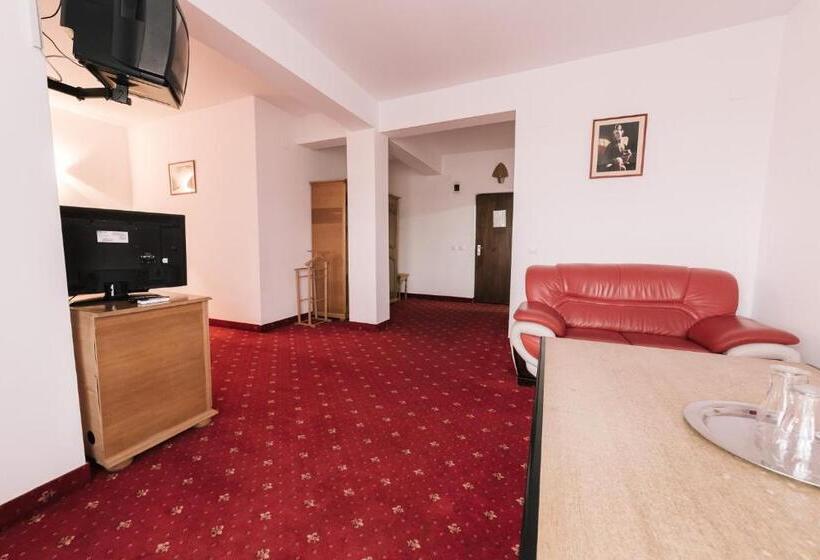 Junior Suite, Black Lord